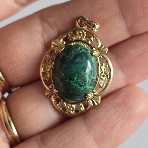 Relisted - Vintage Malachite pendant gold tone - Picture 10 of 10